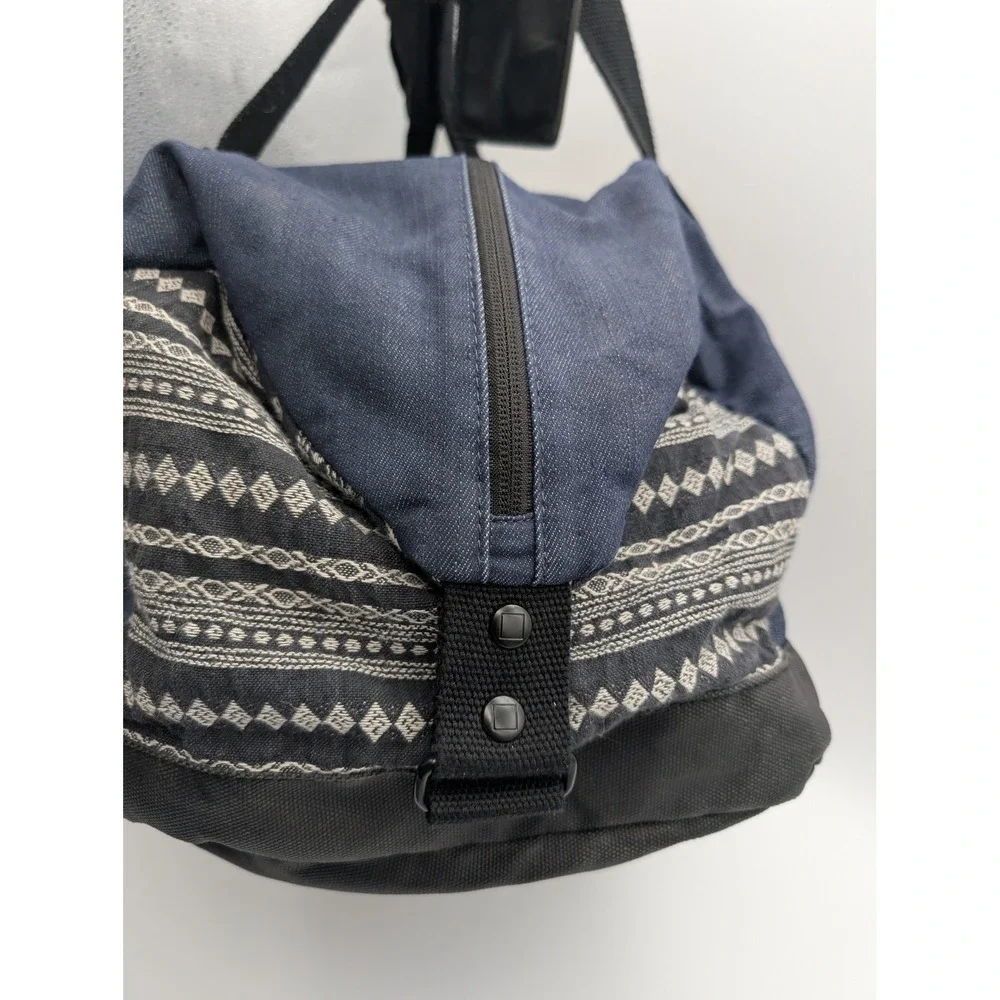 Hex duffel bag